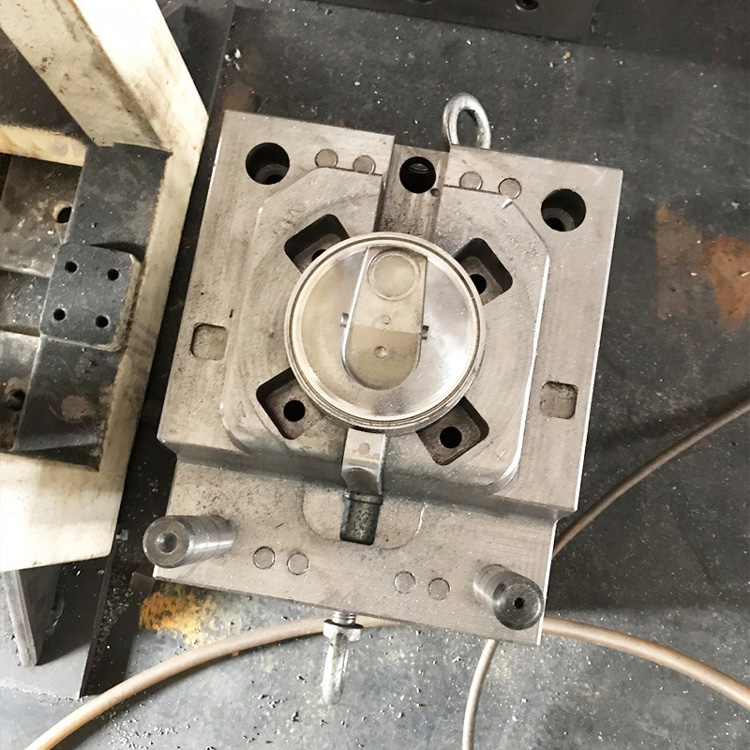 水杯蓋模具及產(chǎn)品